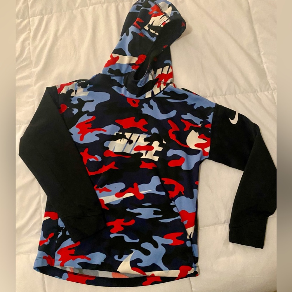 Boys Nike Camo Hoodie size Medium